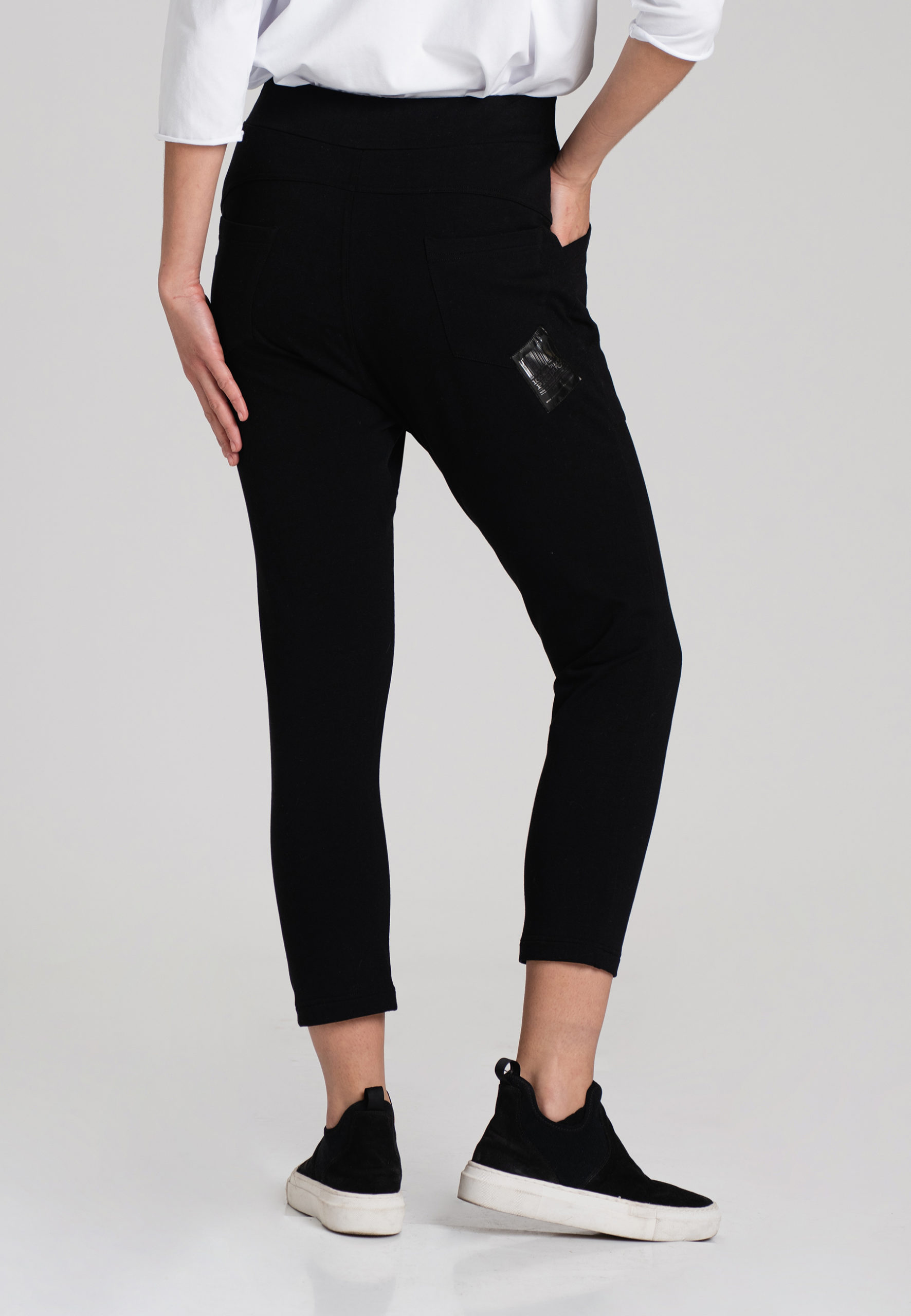 Look_212_Zana_black_2