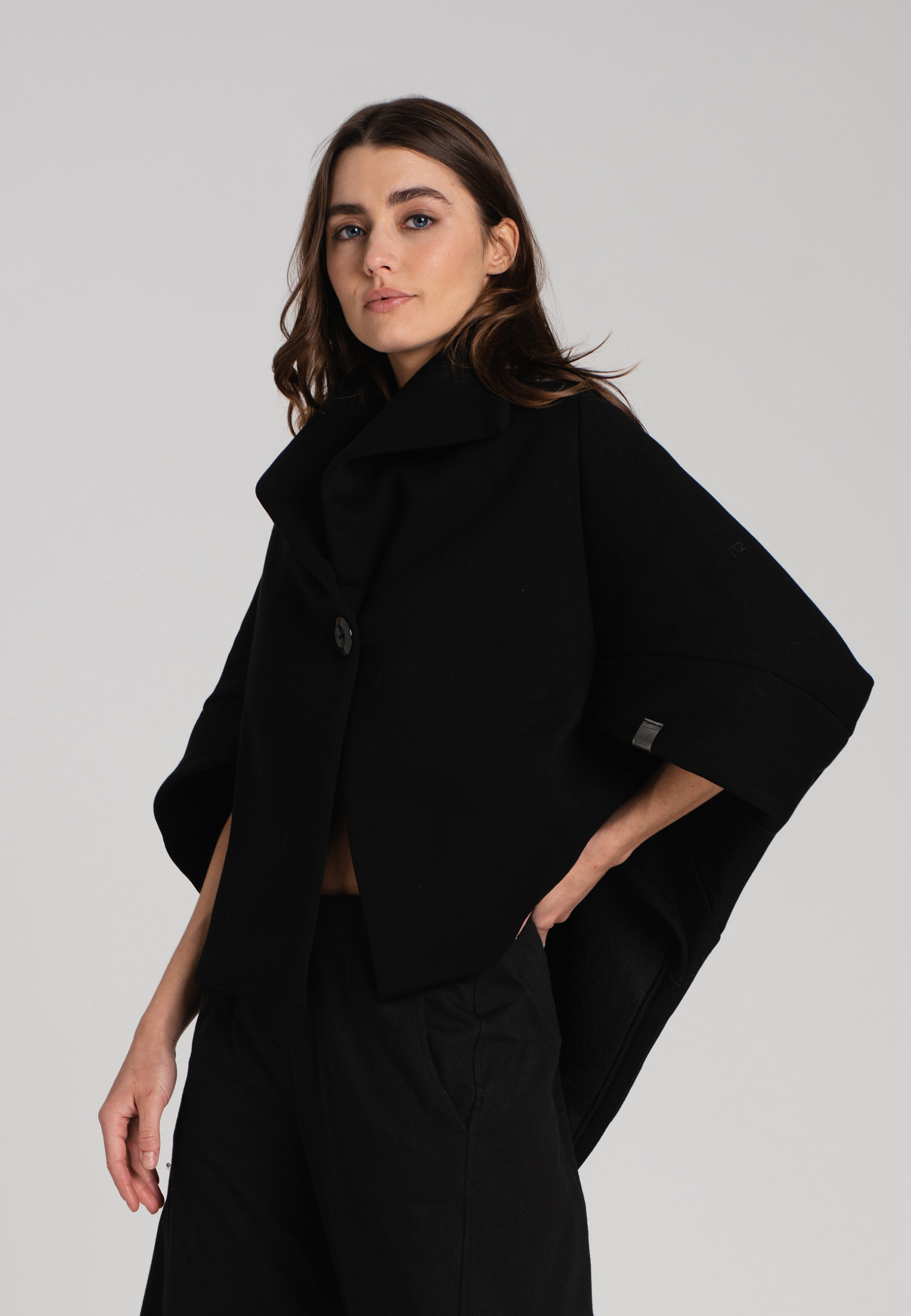 Look_718_Parma_black_1