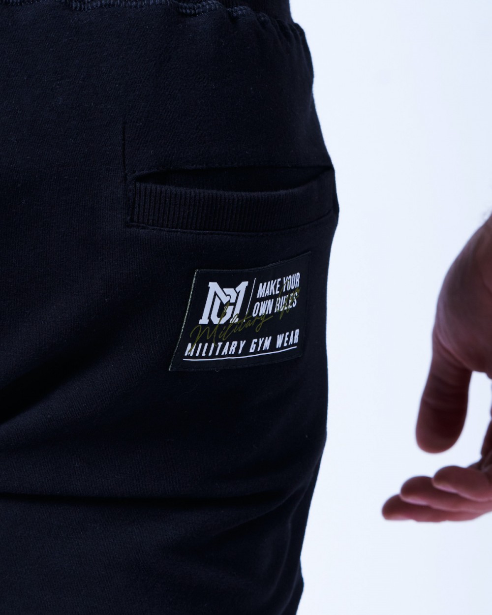 range_men_shorts_black_2