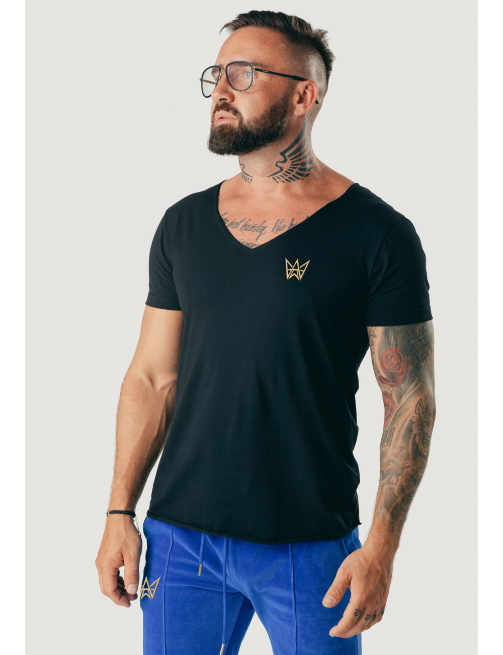 t_shirt_dekolt_official_tres_amigos_black