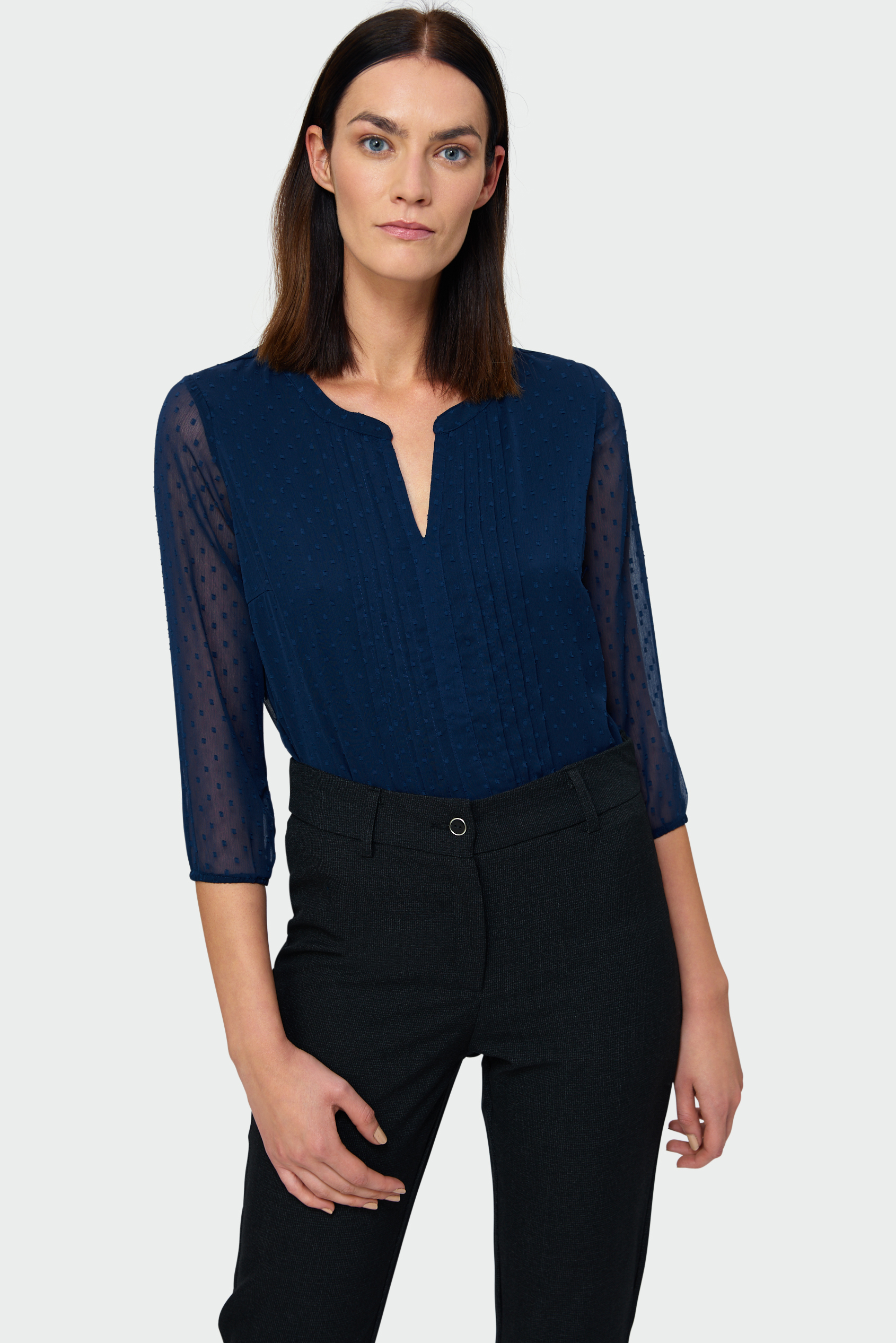BLK015_DOTS01_33_GP20191008_206181