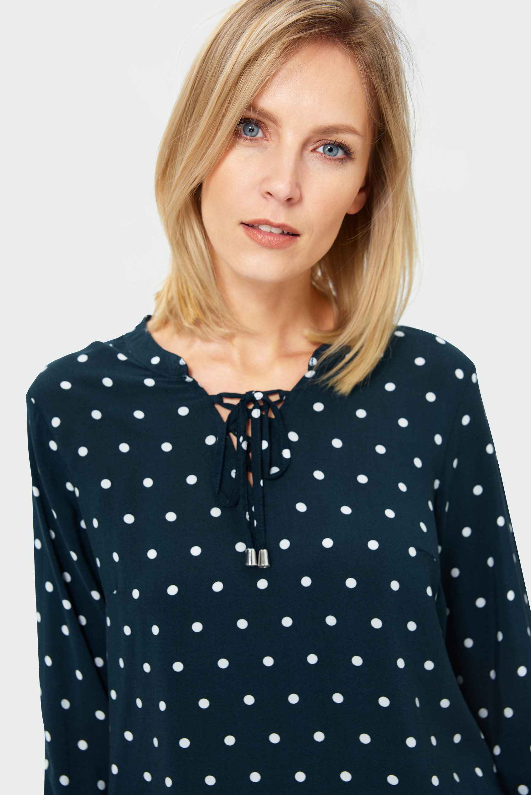 BLK121_DOTS07_GP20190924_200857