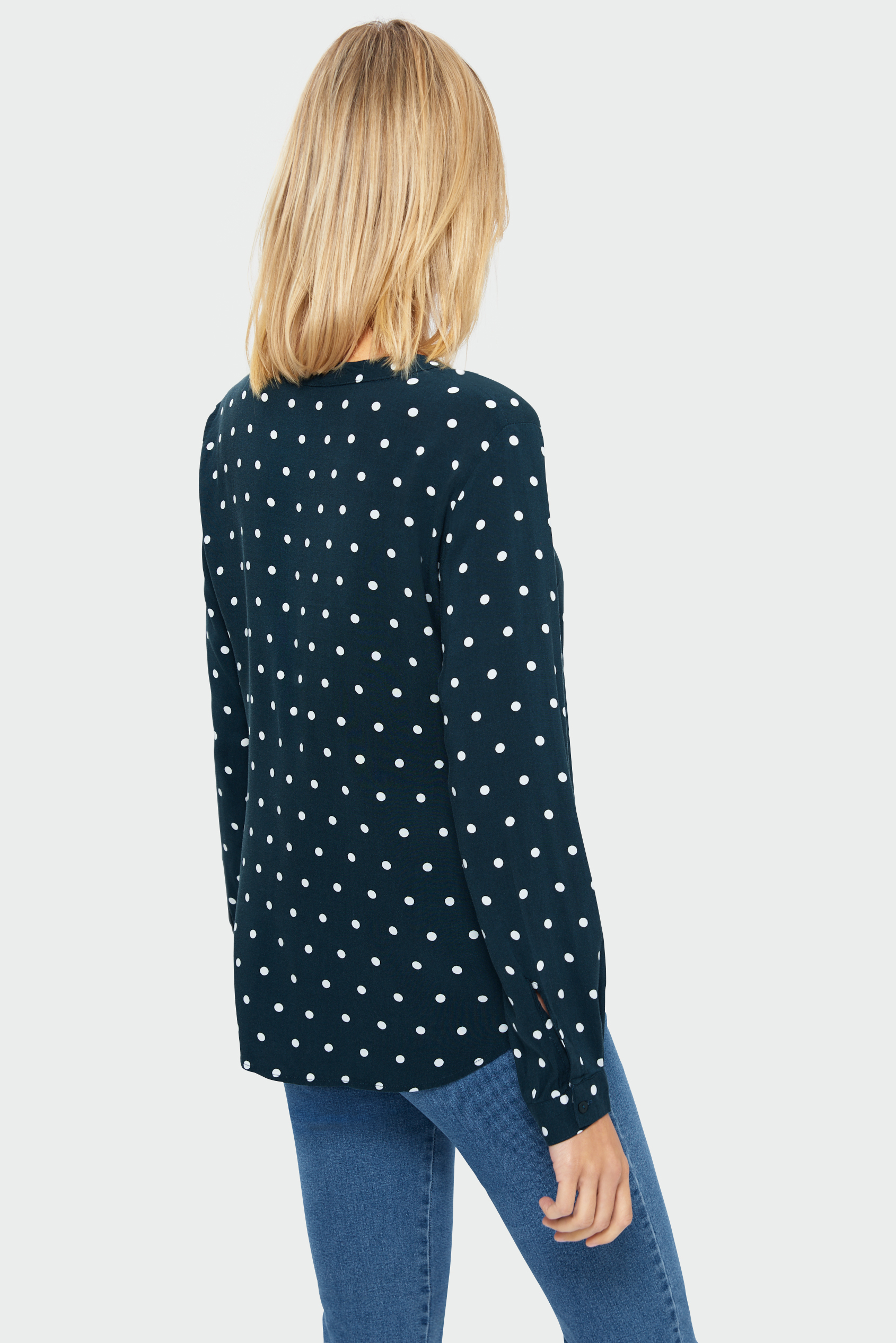 BLK121_DOTS07_GP20190924_200877